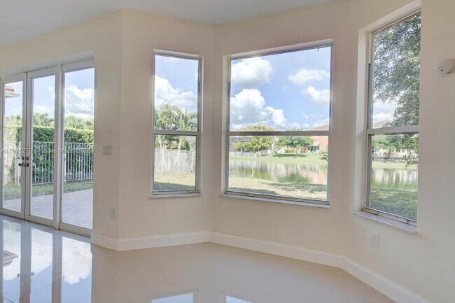 Building Photo - 15711 SW 53rd Ct