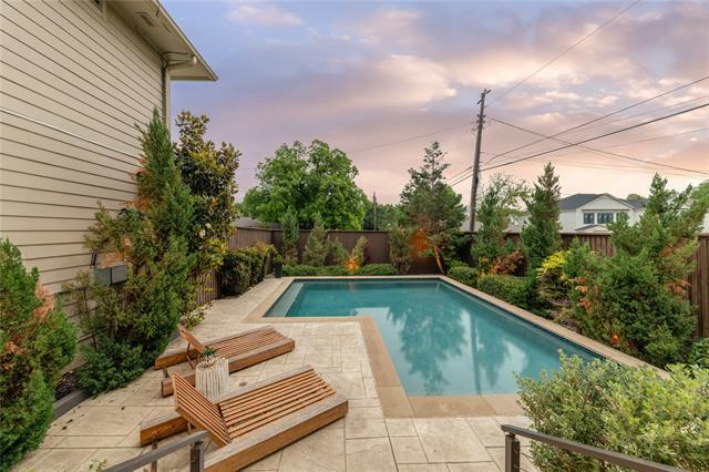 Building Photo - 9831 Lakemont Dr