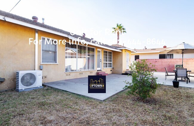 Building Photo - House - 3 Bedrooms / 2 Bathrooms - West Co...