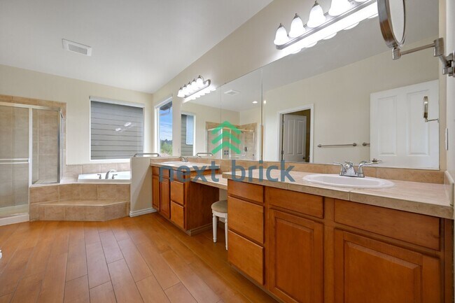 Building Photo - Beautiful 4 beds and 3 baths Modern Home Ready for Rent!