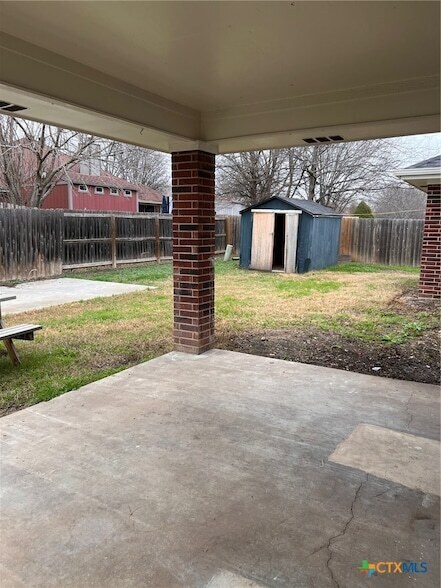 Building Photo - 4205 Bluestem Ln