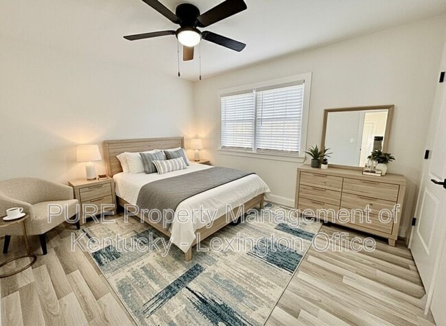 Building Photo - 305 Lake St