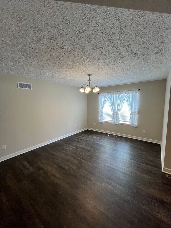 Building Photo - Charming Rural Retreat in Richwood- Fiber Internet Included!