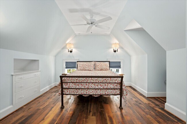 Building Photo - Exceptional Living in the Heart of Arlington, VA