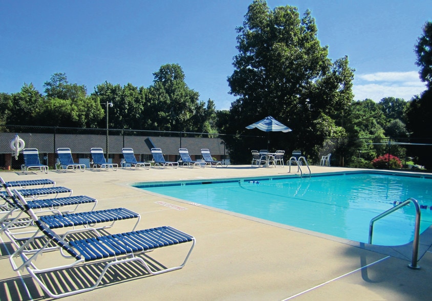 Westchester Key Apartments