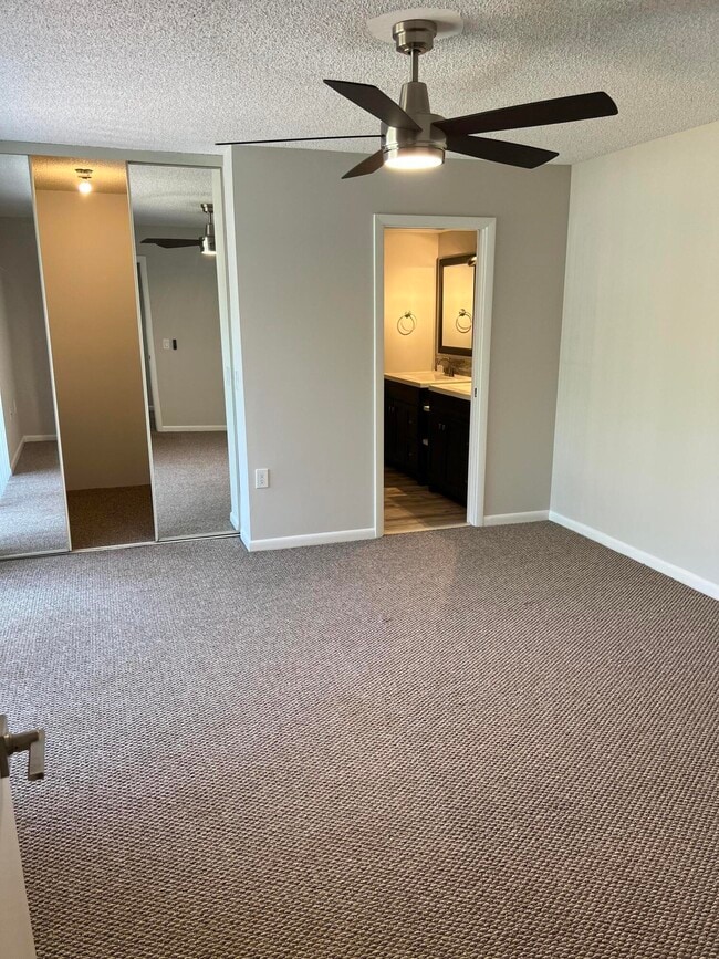 Building Photo - 3066 30th Ct