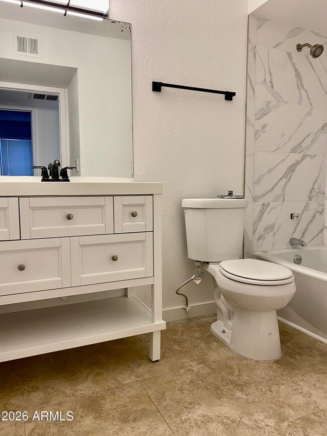 Building Photo - 2121 W Sequoia Dr