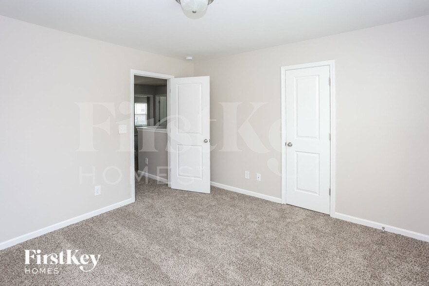 Building Photo - 140 Kingston Drive