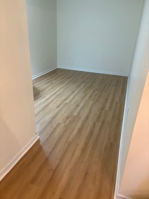 Building Photo - 550 Clay Ave