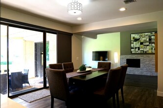 Building Photo - Newly Remodeled, Furnished 3 bed / 2.5 bat...