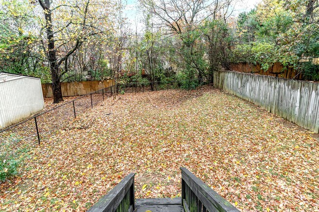 Building Photo - Donelson Freshly Updated 2 Bdrm Townhome Available Now!