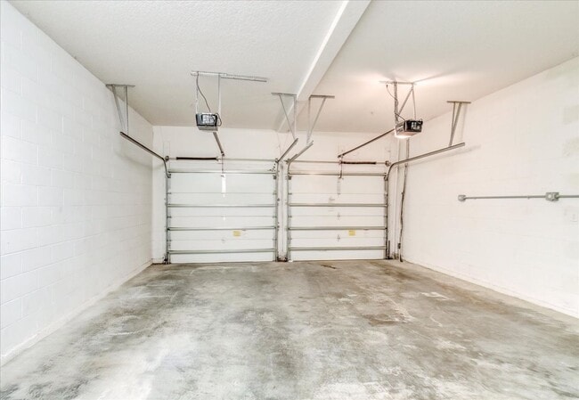 Building Photo - Prime Downtown Baldwin Park 3 BR Townhome for Rent – Unbeatable Location!