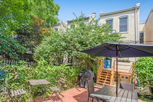 Building Photo - Charming Capitol Hill House| Don't miss the 3D-TOUR!