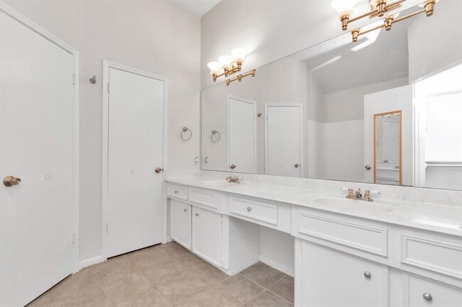Building Photo - 1102 Comstock Springs Dr