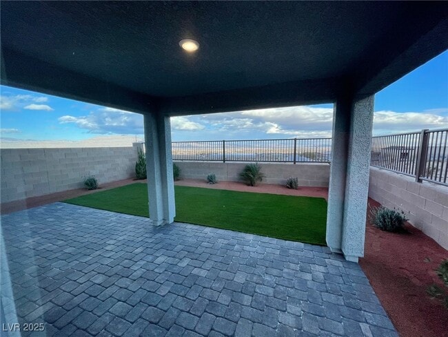 Building Photo - 5358 Pico Viejo St
