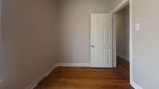 Building Photo - Charming 4-BR Traditional Row Home in West Philly