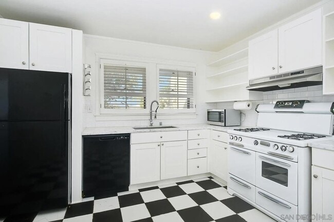 Building Photo - 4524 Maryland Ct