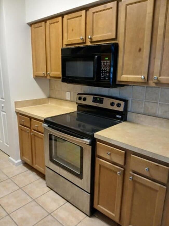 Building Photo - 9857 Baywinds Blvd