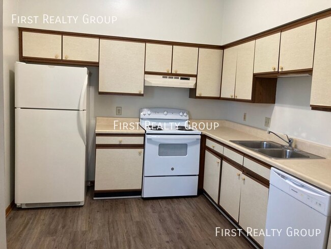 Building Photo - 1318 Lyons Rd