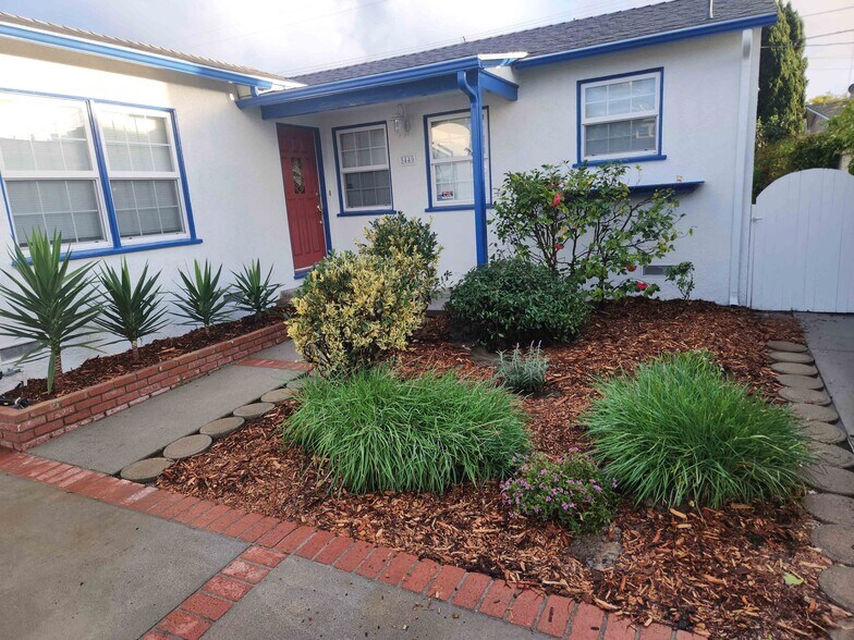 Front garden - 5440 W 140th St