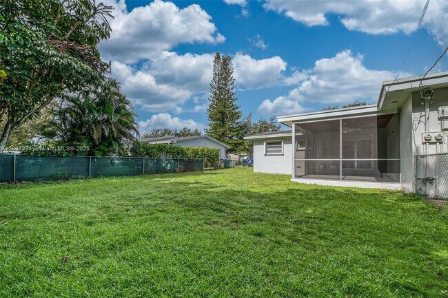 Building Photo - 11527 SW 81st Rd