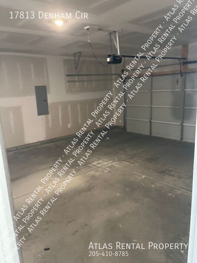 Building Photo - 17813 Denham Cir