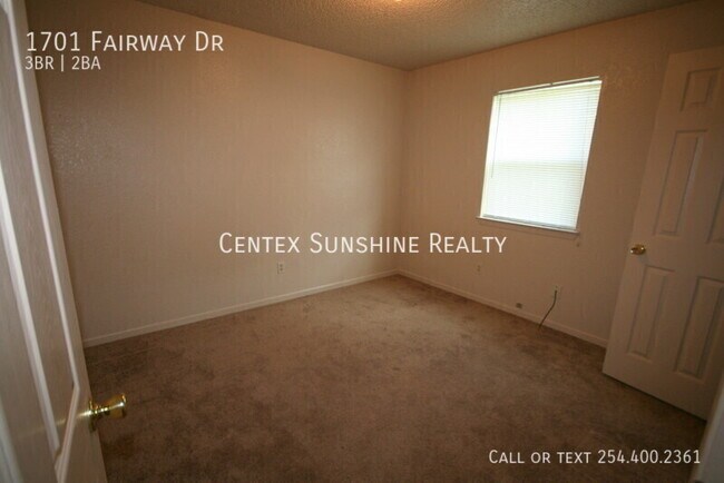 Building Photo - 1701 Fairway Dr