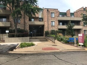 Building Photo - 1931 Prairie Square