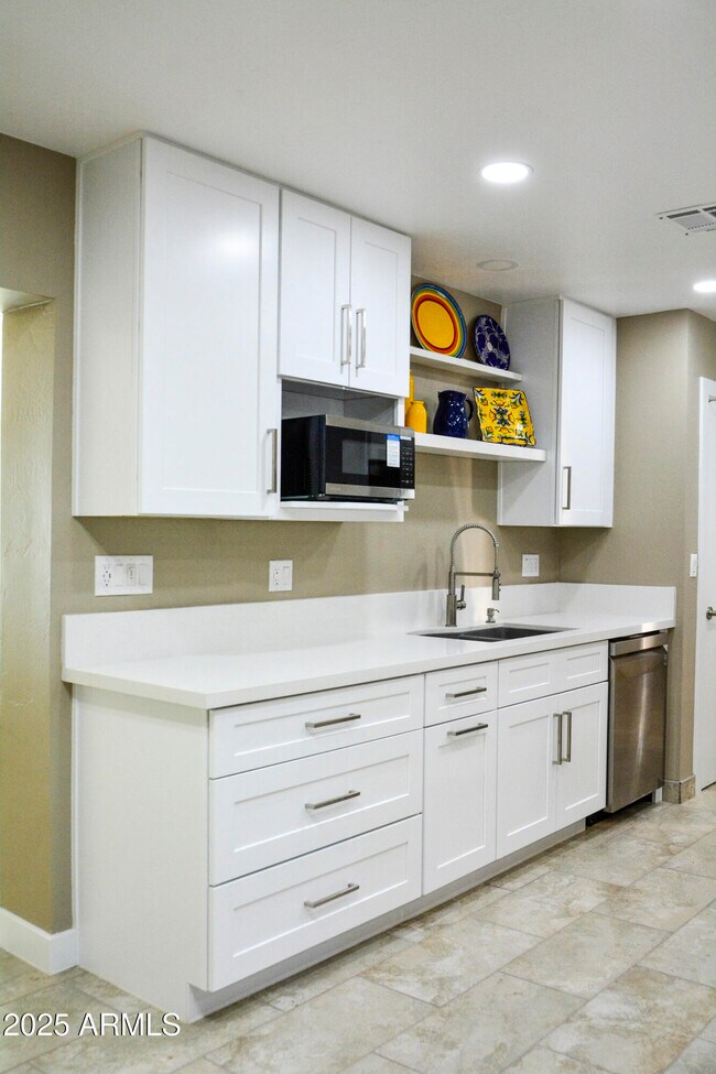 Building Photo - 14801 N Agua Fria Dr