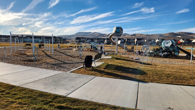 Building Photo - 2773 Tower Ml Wy