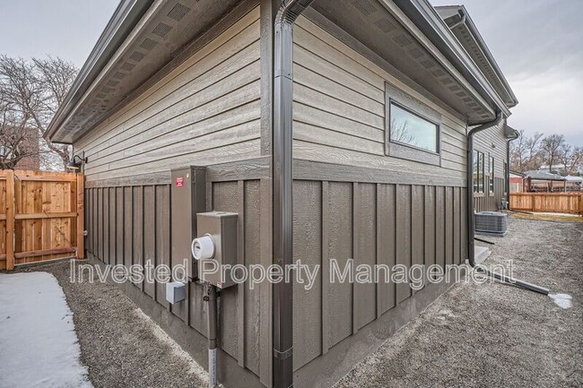 Building Photo - 3701 Steele St