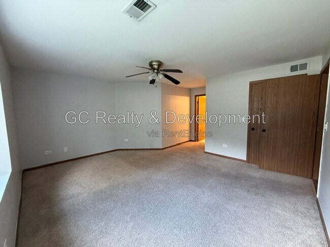 Building Photo - 2856 Heatherwood Dr