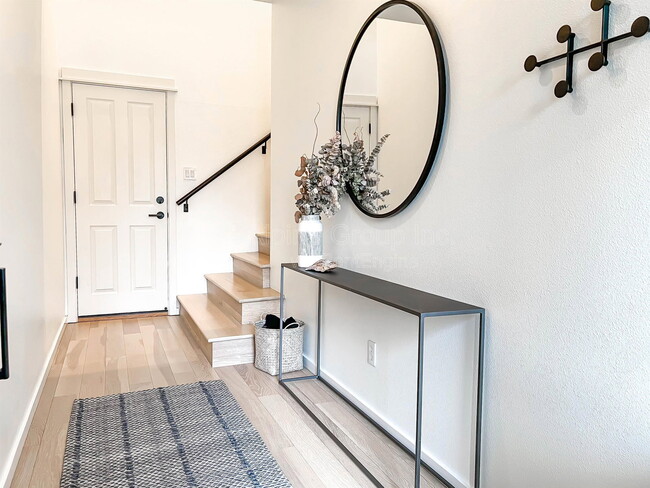 Building Photo - 7399 NE Stonewater St