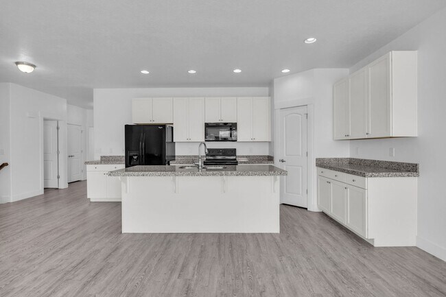 Building Photo - 3 Bedroom Townhome in Riverton!