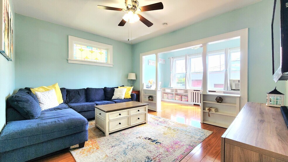 Bright & Airy - 11 Banta Ave