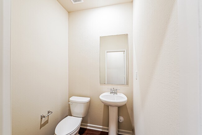 Building Photo - 6061 Rainbow Row