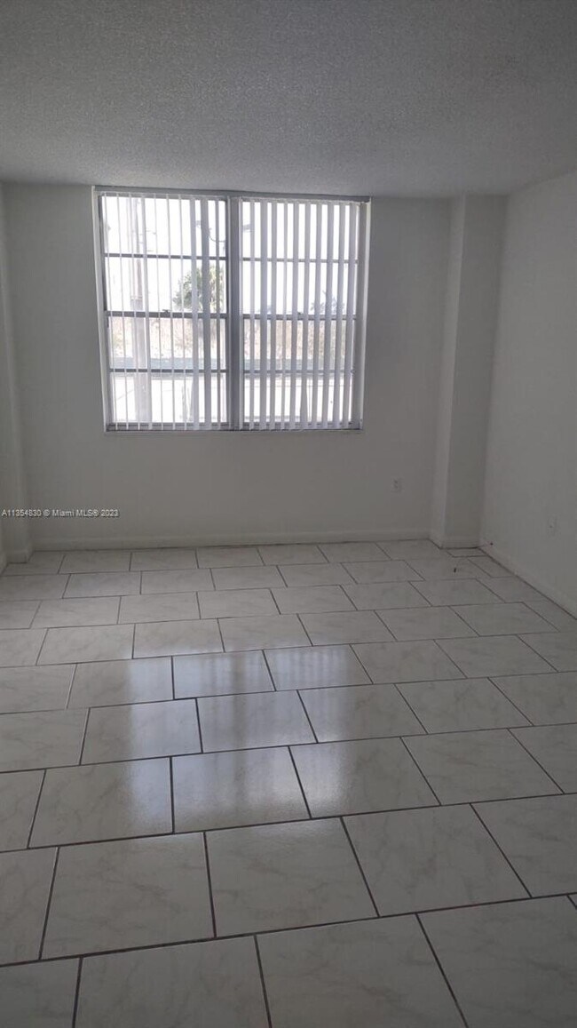 Building Photo - 15600 NW 7th Ave