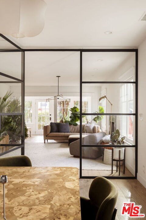 Building Photo - 601 Crestmoore Pl