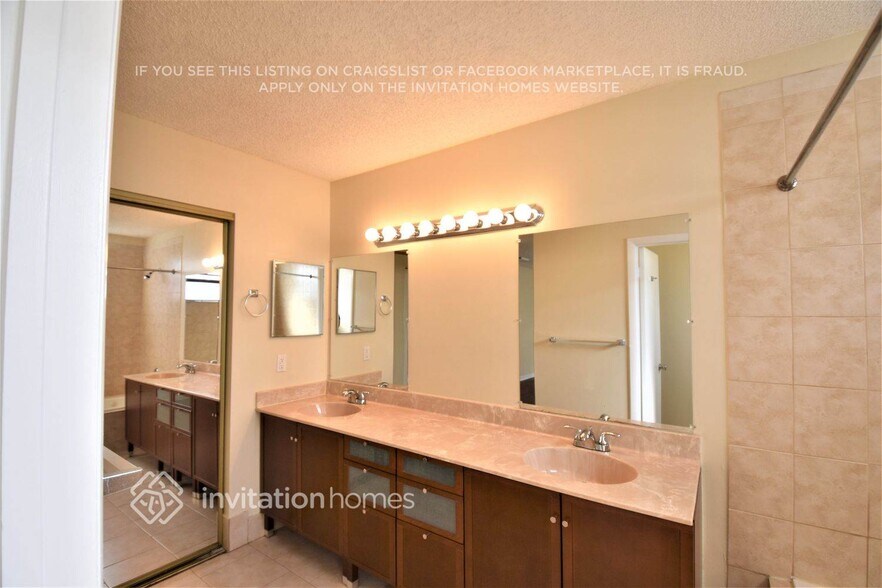Building Photo - 14710 Cedar Creek Pl