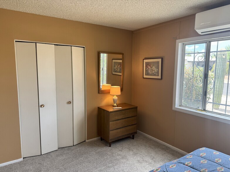 Guest Quarters Bedroom - 150 E Los Mangos