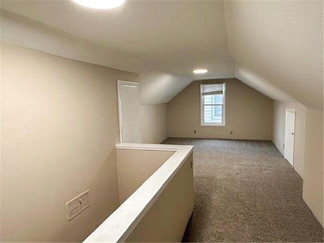 Building Photo - 2836 Dakota Ave S