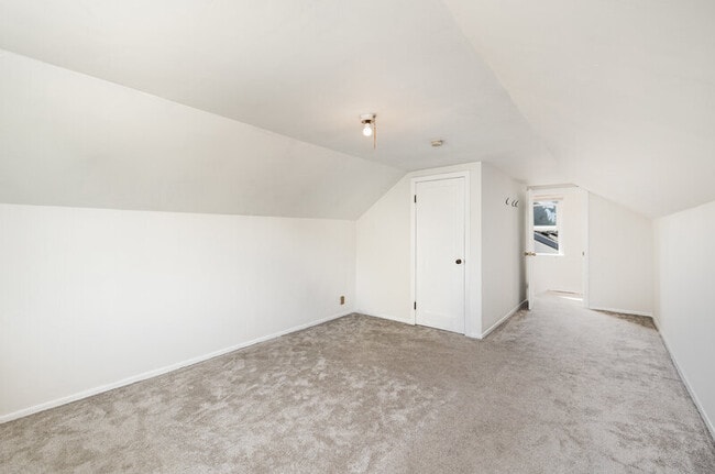 Building Photo - 9125 5th Ave NE