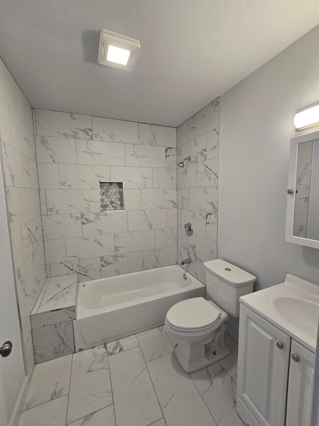 Building Photo - Gorgeous Fully Renovated 3-Bedroom Home | ...