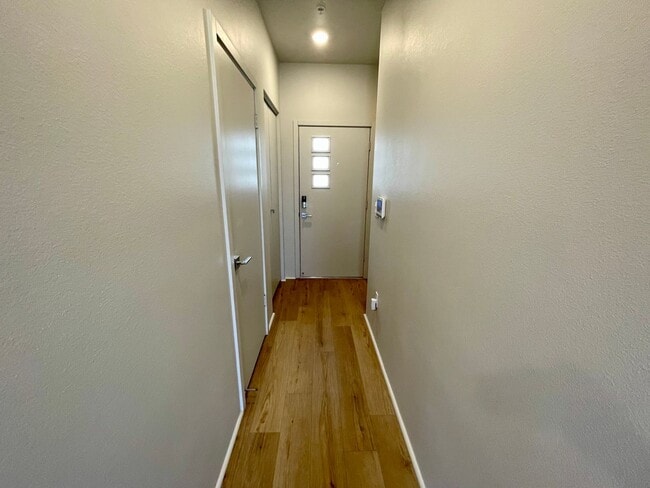 Building Photo - 2 Bedroom Townhome Available in BRAND NEW ...