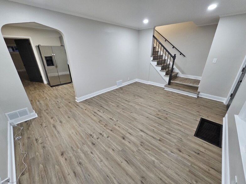 Building Photo - 2110 S 23rd Ave