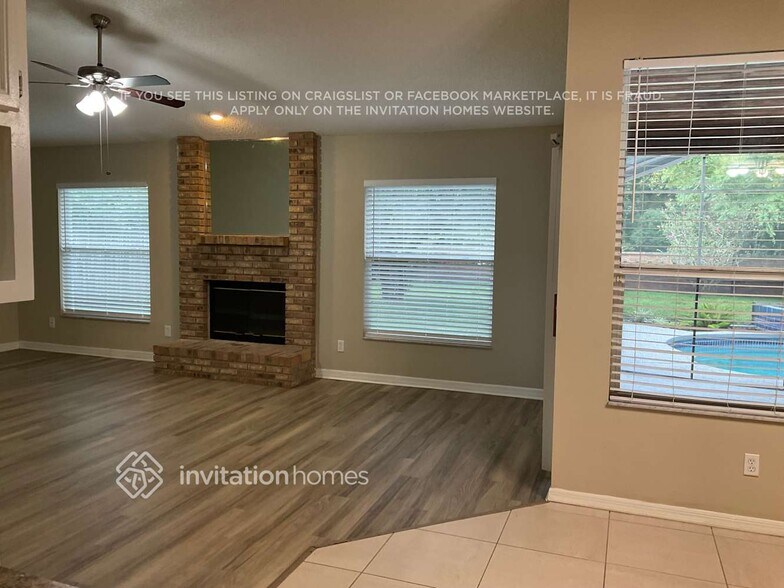 Building Photo - 1450 Thornhill Cir