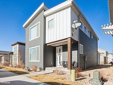Building Photo - 1046 W Albion Meadow Way