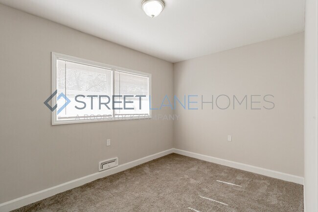 Building Photo - NOW OFFERING $250 OFF FIRST FULL MONTH IF ...