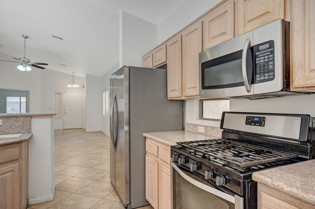 Building Photo - 121 Chatara Way