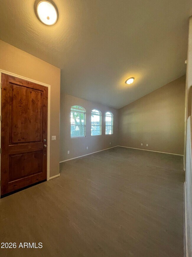 Building Photo - 10024 E Isleta Ave